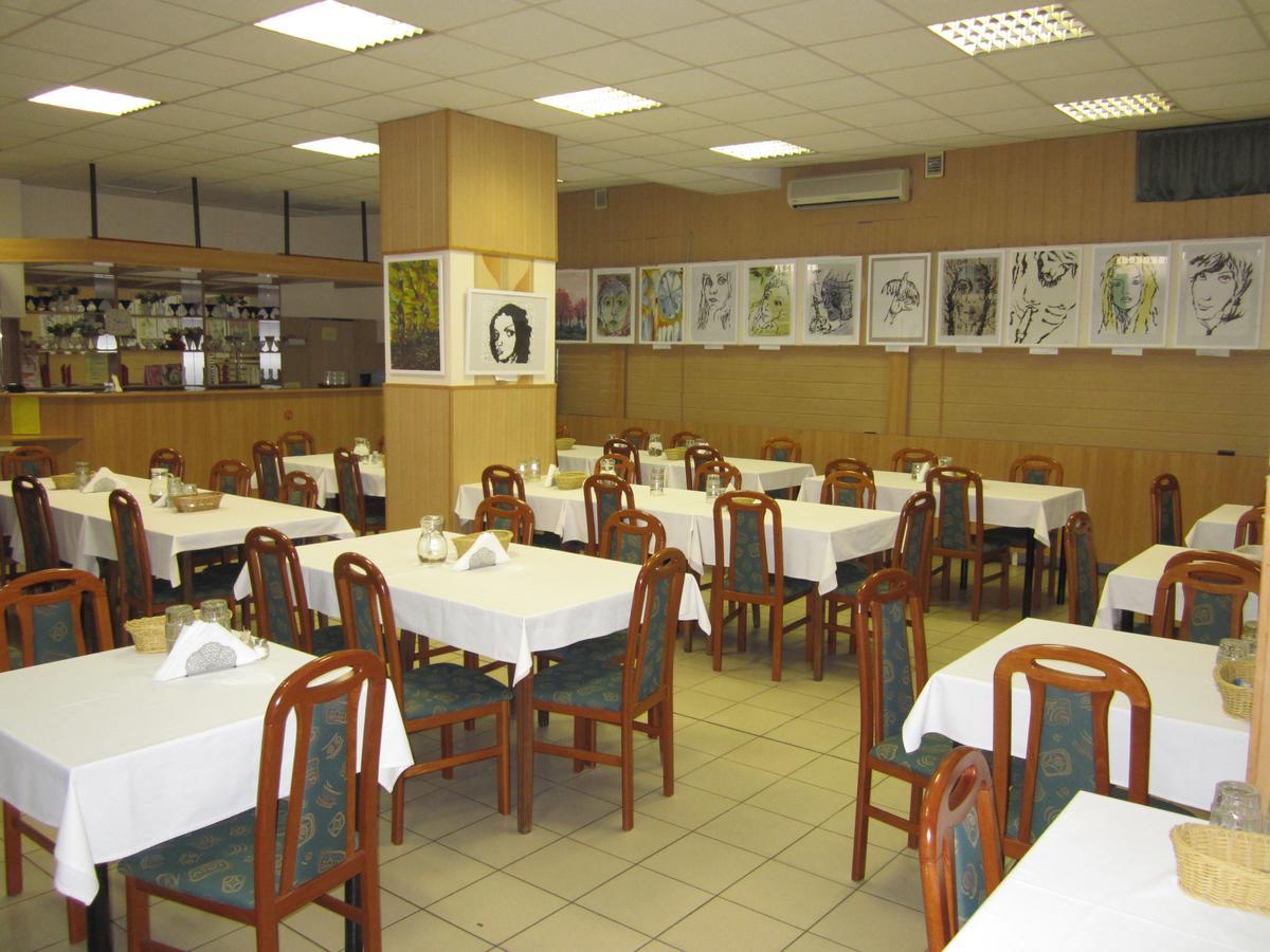 Apollo Motel Kecskemét المظهر الخارجي الصورة