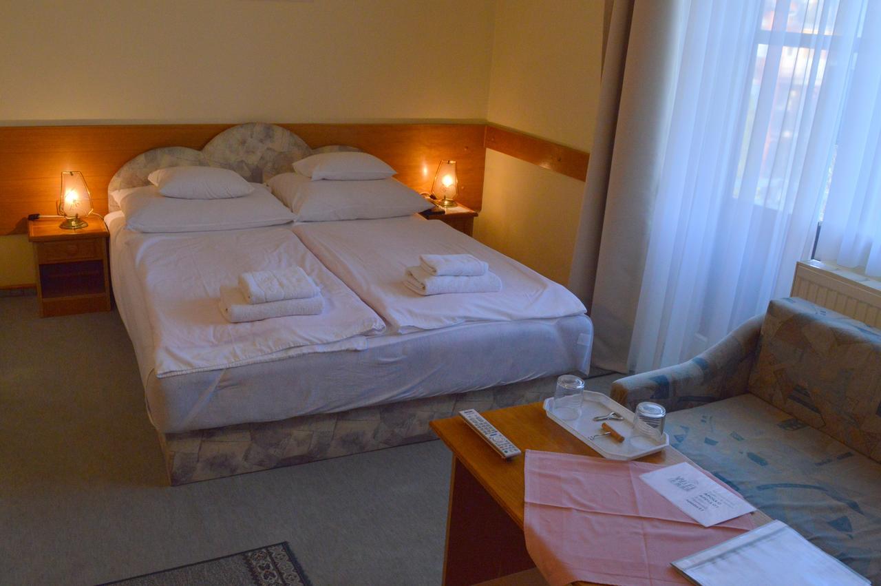 Apollo Motel Kecskemét المظهر الخارجي الصورة
